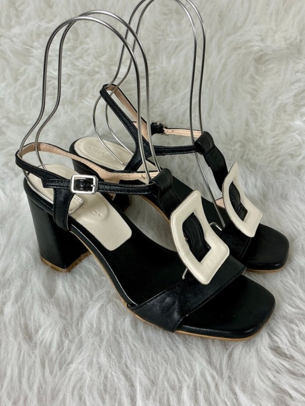 Oroscuro Black Ivory T-Strap Square Vamp Open Toe Leather Sandal EU 38 US 8